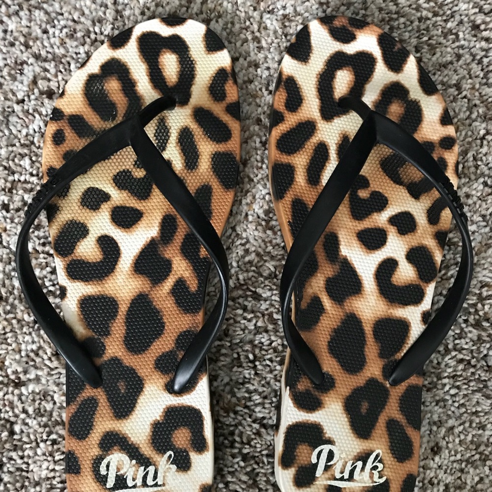 PINK flip flops size 8